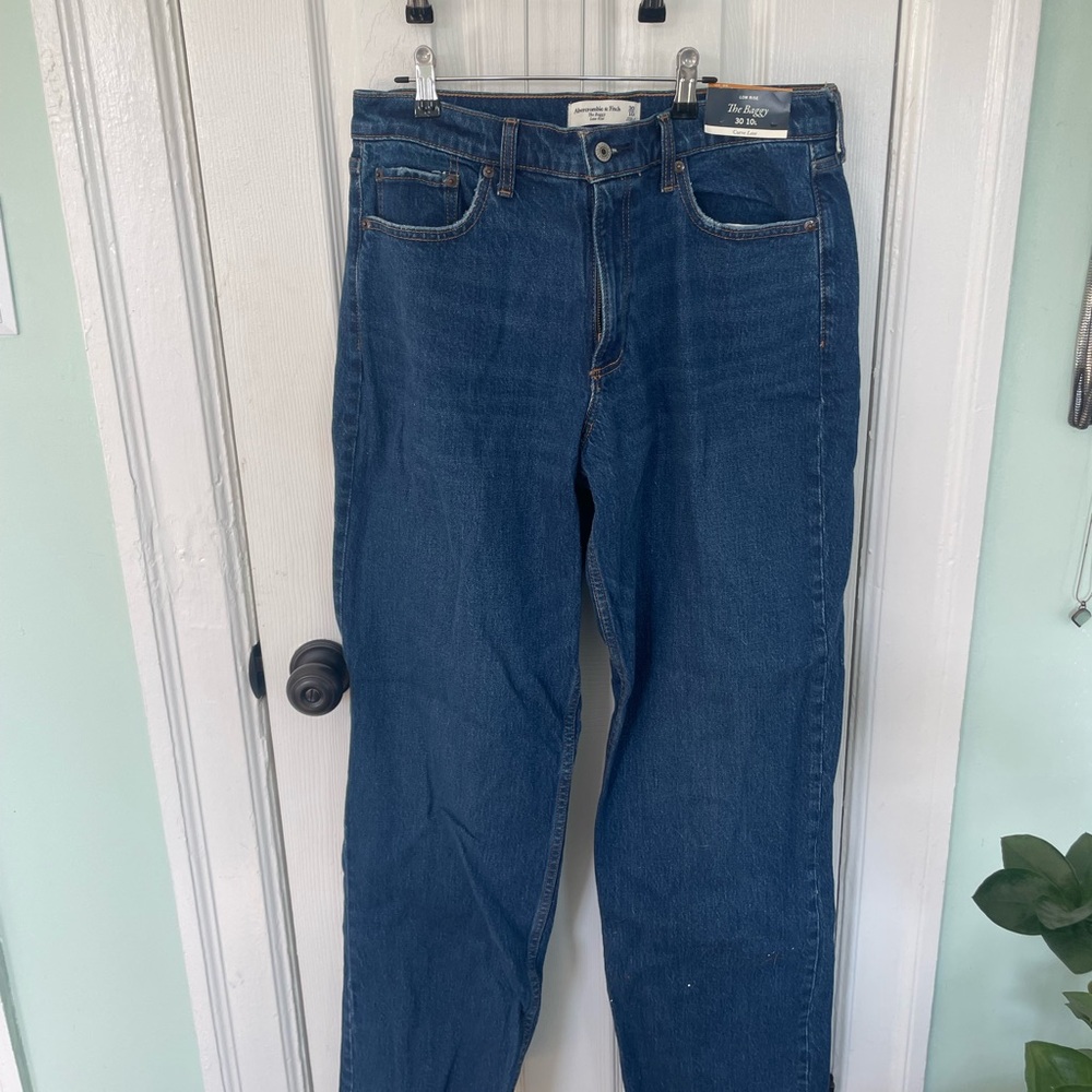 Abercrombie & Fitch Women's Blue low rise Baggy Jeans NWT 10L/30L